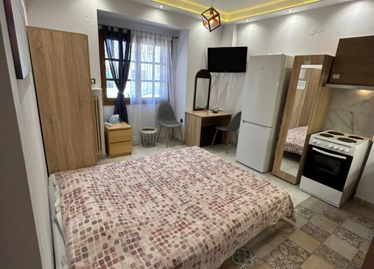 Ano Poli Studios 1 Thessaloniki Apartment